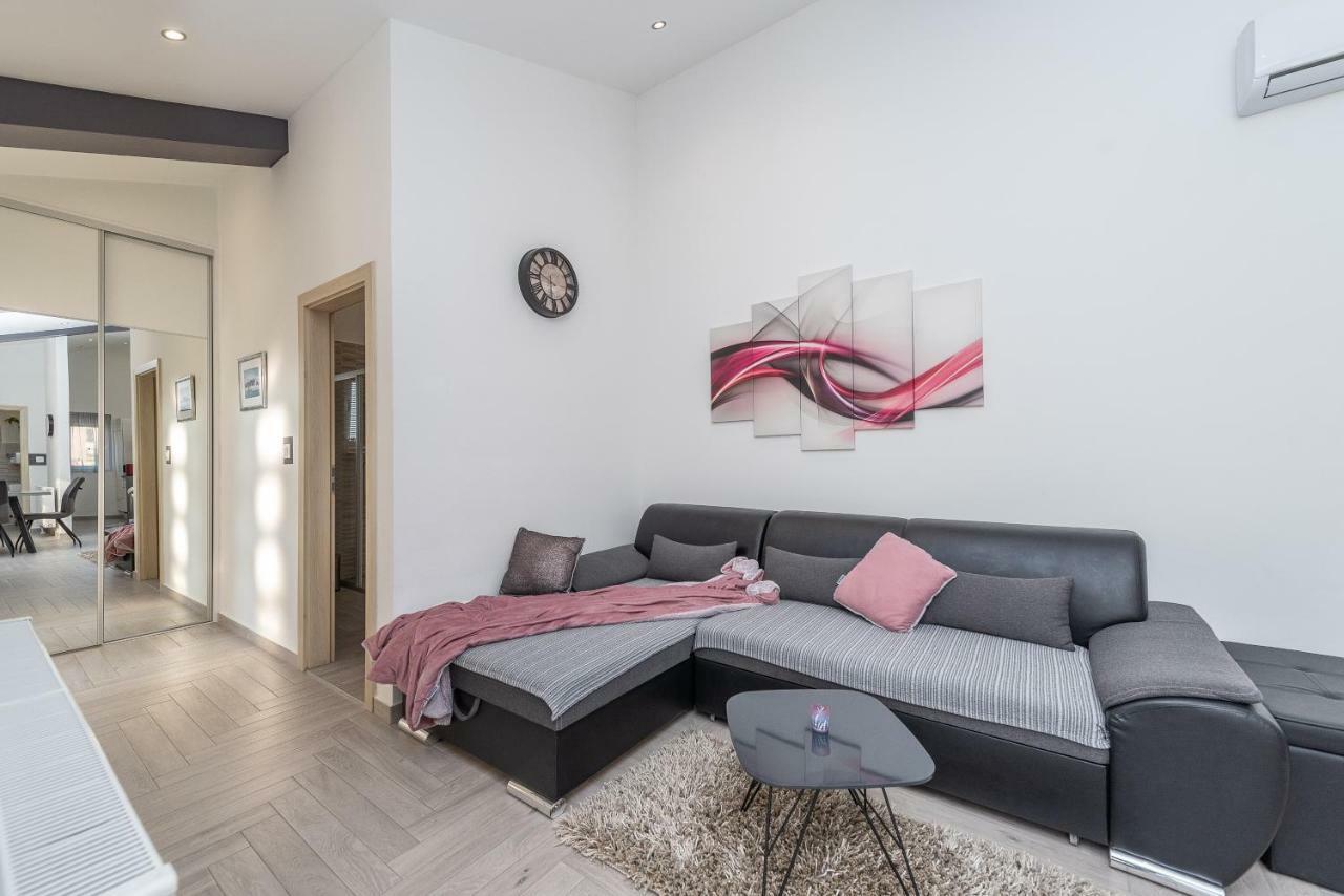 Apartments Luky زادار المظهر الخارجي الصورة